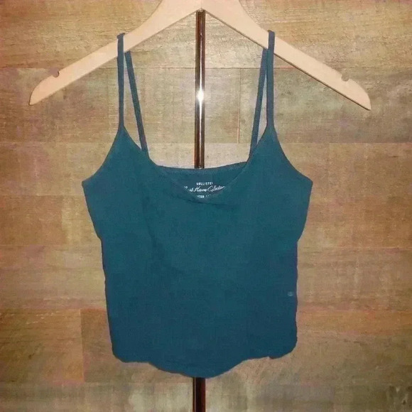 HOLLISTER Must Have Colletion cropped tank top - M - Picture 1 of 2
